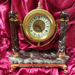 Настольные часы из мрамора "Озеро Виктория"