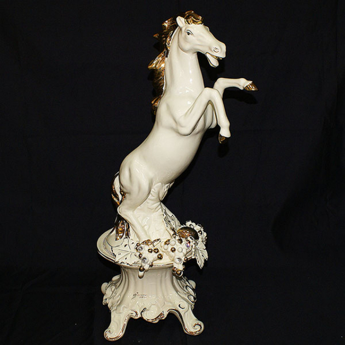 Керамическая статуэтка "Лошадь" с позолотой