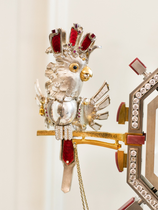 Exclusive table clock "Parrot Clock"