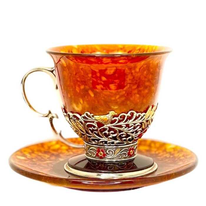 Чайная чашка из янтаря и бронзы "Хохлома"