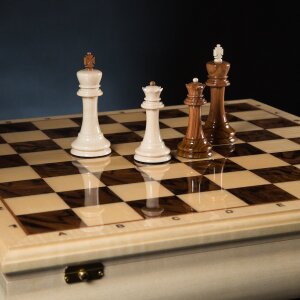 Шахматы из  клена сикамора и полисандра "Стаунтон Люкс"