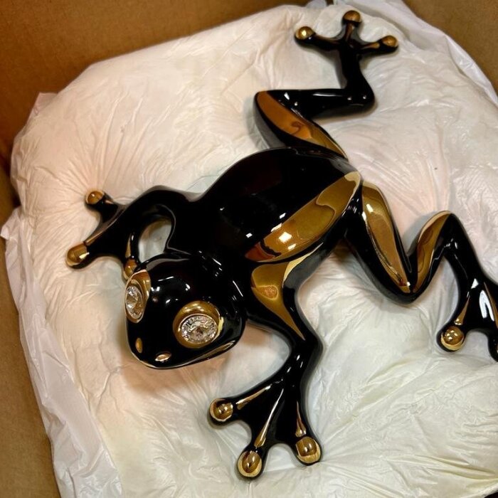 Статуэтка "Лягушка Коста-Рика", цвет: чёрный с золотом