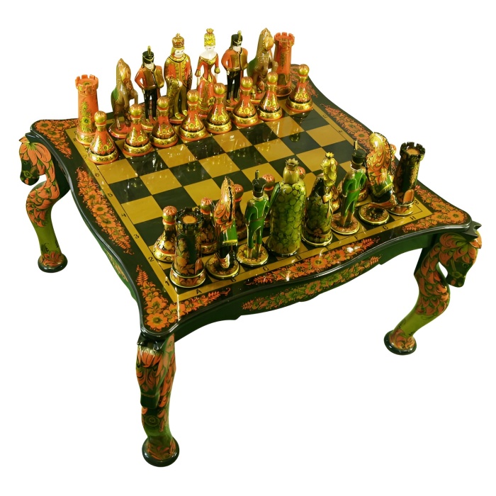 Шахматный стол из дерева с резными фигурами, хохлома