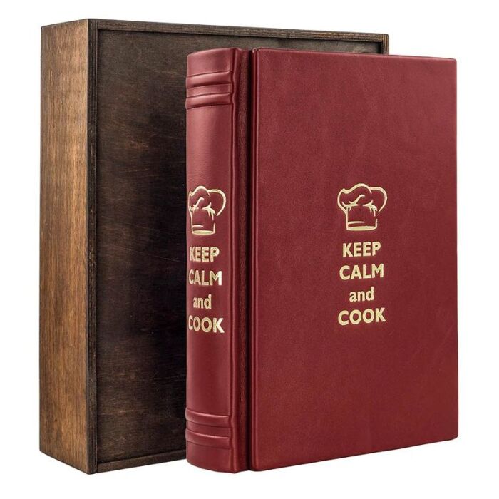 Подарочная книга в кожаном переплете для записи кулинарных рецептов