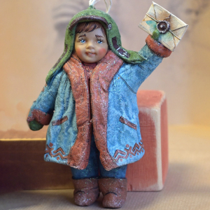 Коллекционная елочная игрушка из ваты ручной работы "19 век. Девочка с письмом"