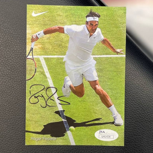 Фото с автографом теннисиста Роджера Федерера
