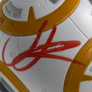 Радиоуправляемая реплика BB-8 с автографом сценариста и режиссёра Джей Джея Абрамса