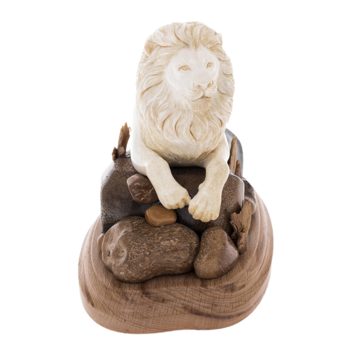 Скульптура из рога лося и цевки мамонта "Лев"