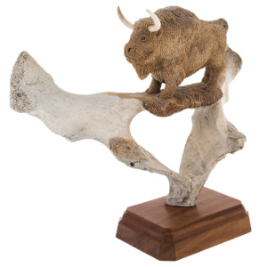 Статуэтка из кости кита "Бизон"