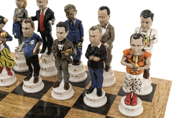 Коллекционные фарфоровые шахматы "Современные политики. Новая эпоха"