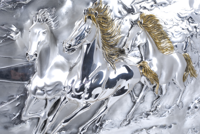 Панно "Тройка коней", серебряного цвета