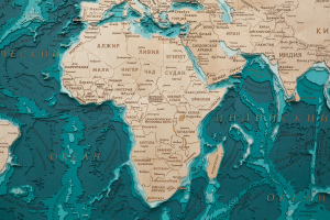 Карта деревянная многослойная "Карта Мира №4" на заказ