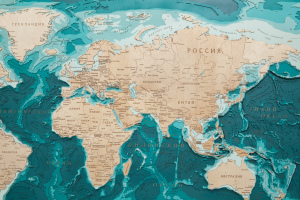 Карта деревянная многослойная "Карта Мира №4" на заказ