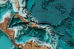 Карта деревянная многослойная "Карта Мира №5 Премиум" на заказ