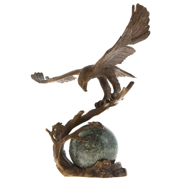 Скульптурная композиция из бронзы "Орёл на шаре"