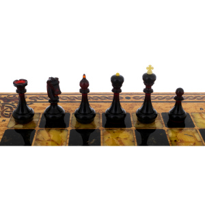 Шахматы из карельской березы и янтаря "Арабески-Тина"