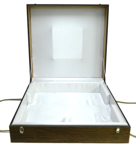 Коробка подарочная для шахматного ларца "VIP" 60х54х16см