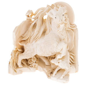 Скульптура из бивня мамонта "Козел и козленок"