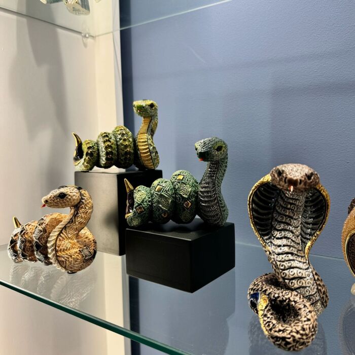 Статуэтка керамическая "Змея золотая"