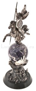 Авторская скульптура из бронзы "Георгий Победоносец на шаре"