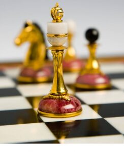 Шахматы из родонита "Классические плюс"