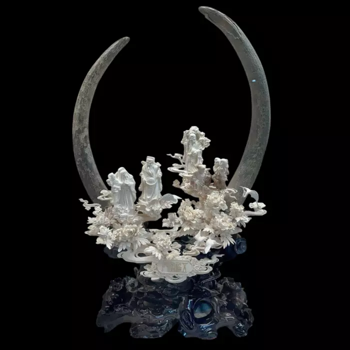 Композиция из бивня мамонта "Мудрецы" из бивня мамонта