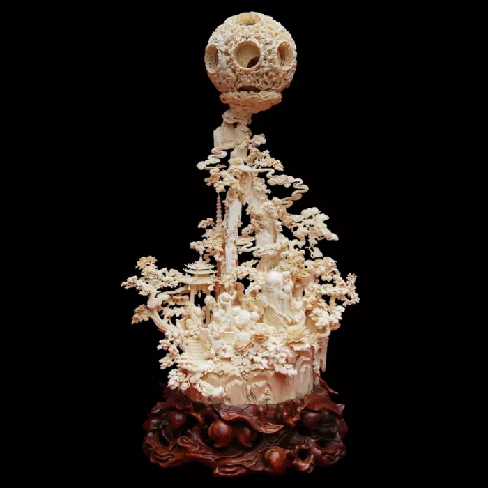 Композиция из бивня мамонта "Долговечность"