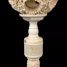 Композиция из бивня мамонта с кантонским шаром "Дракон и птицы"