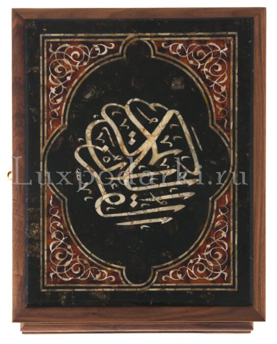 Шкатулка из янтаря "Коран"
