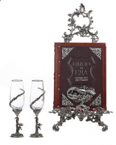 Набор бокалов для шампанского "Ангел" с подарочной книгой "Вино и еда" посеребрение