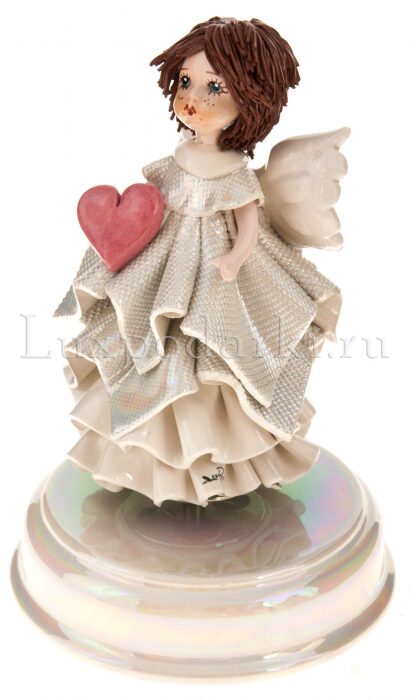 Музыкальная статуэтка "Ангел с сердцем"