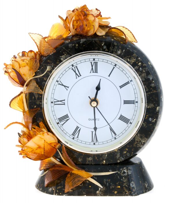 Часы настольные из янтаря "Флора"