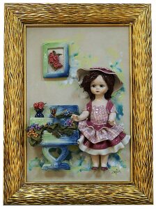 Картина прямоугольная "Кукла стоящая у подставки с цветами"