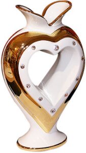 Ваза "Сердце", белая с декором золотого цвета
